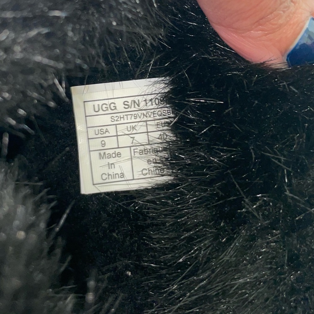 Ugg Cathie faux fur boot (black suede), size 9 - Picture 3 of 5